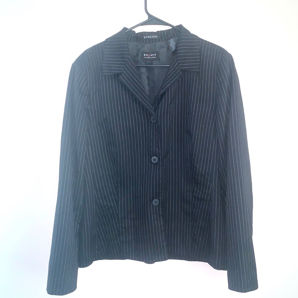 Axcess ‘a Liz Claiborne company’pin stripped shirt